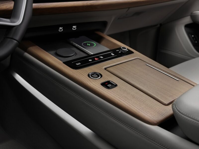 歴史をさらに積み重ねる　新型アウディQ7　万能のパートナーの証明