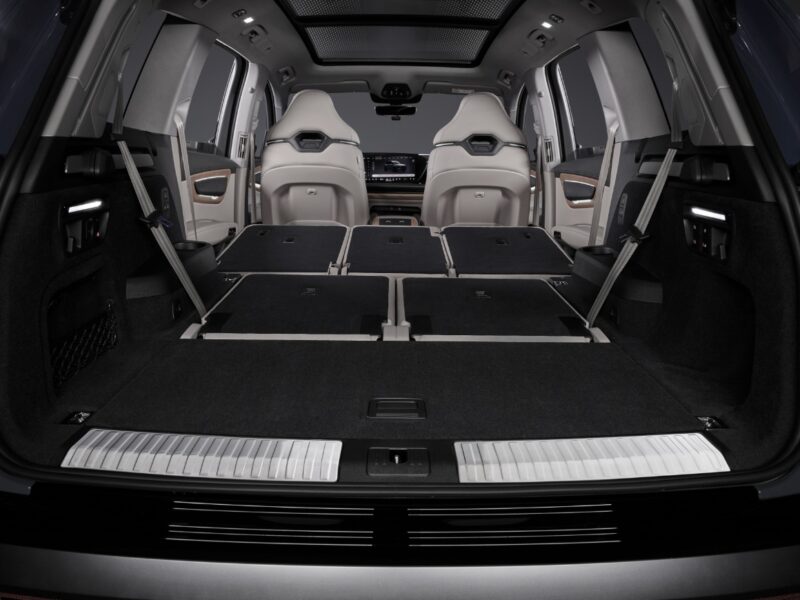 歴史をさらに積み重ねる　新型アウディQ7　万能のパートナーの証明