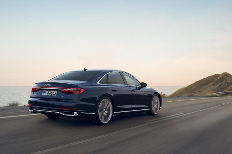 88台の最終限定モデル　アウディA8ファイナルエディション　 S8のデザインを継承