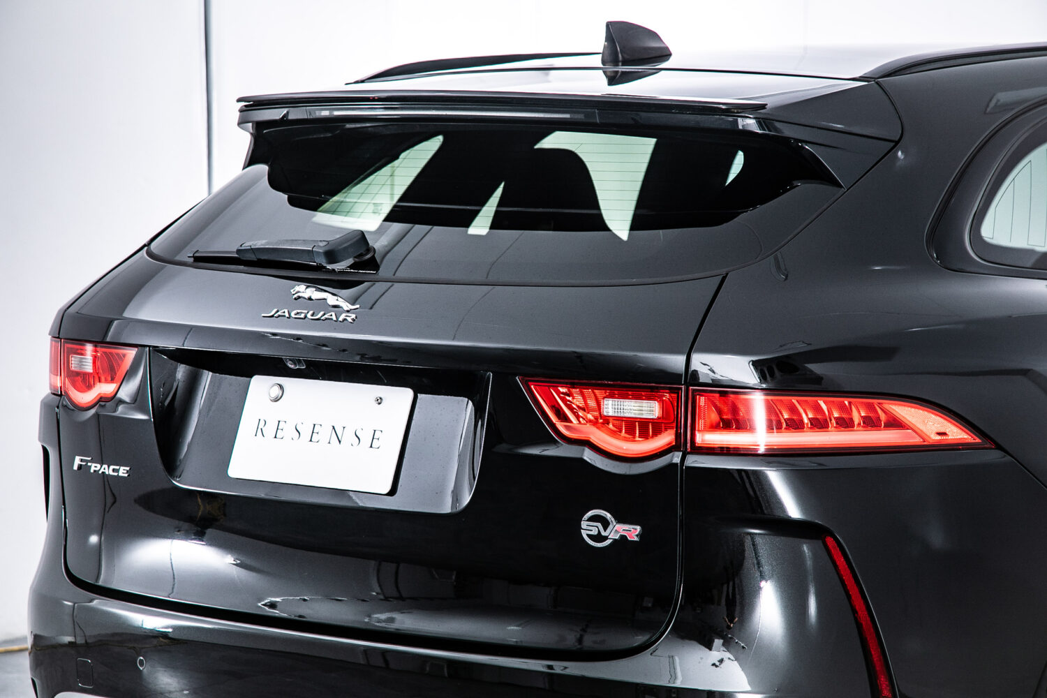 Fペイス SVR 5.0L P550 4WD