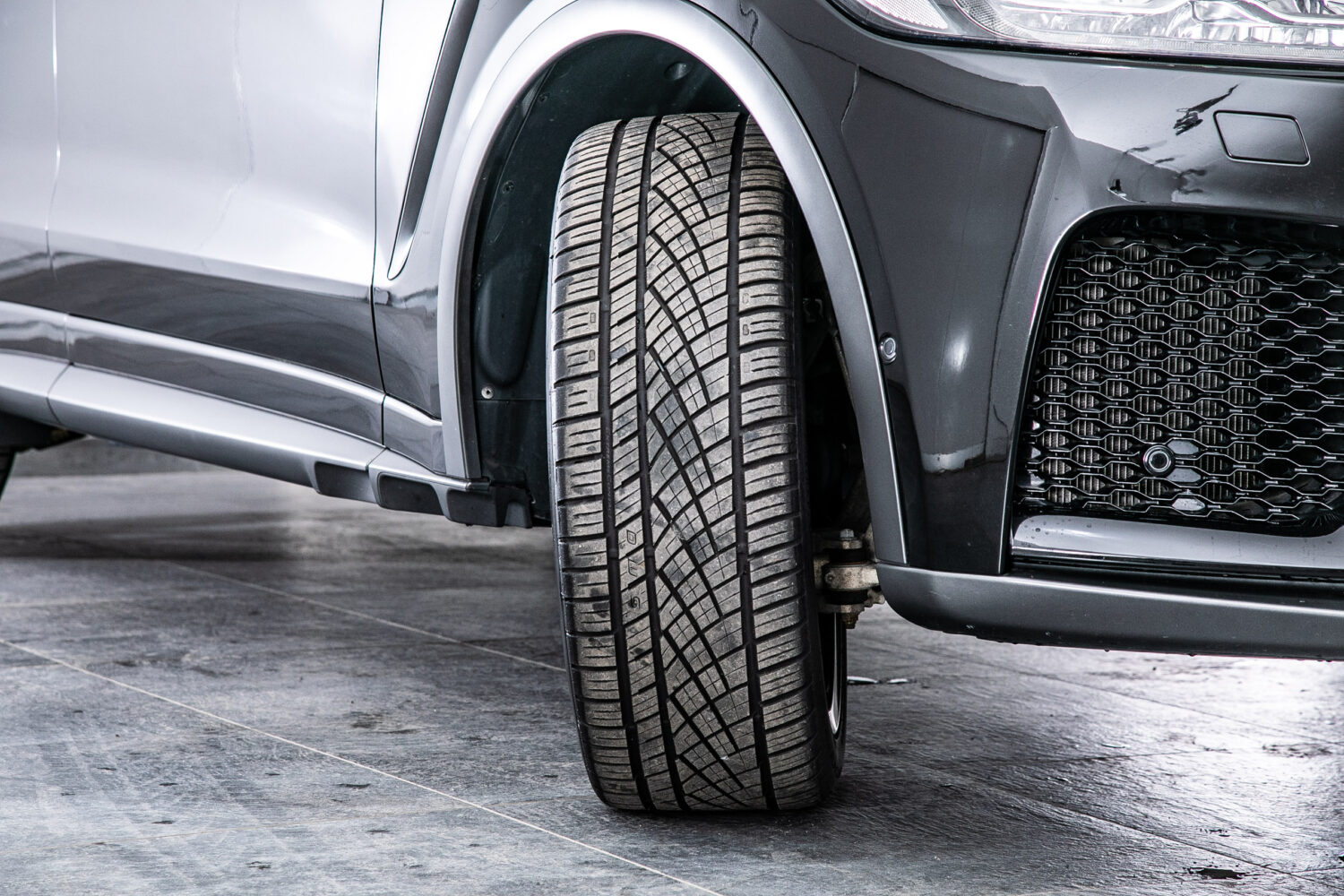 Fペイス SVR 5.0L P550 4WD