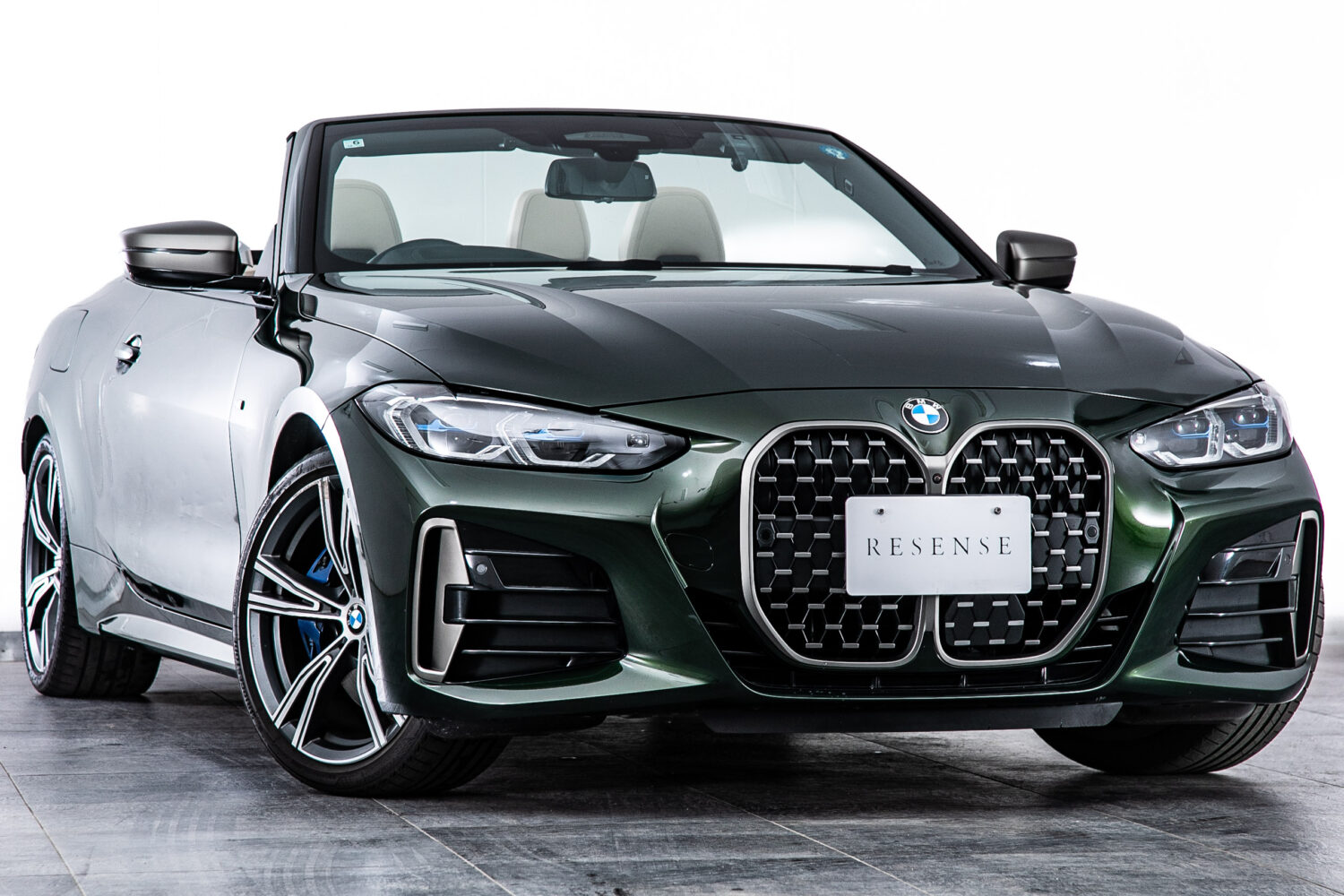4シリーズカブリオレM440i xドライブ 4WD