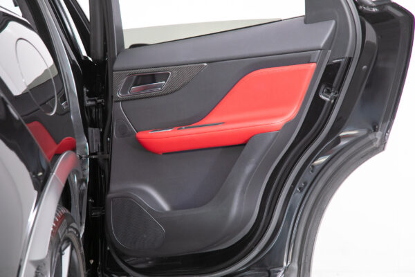 Fペイス SVR 5.0L P550 4WD