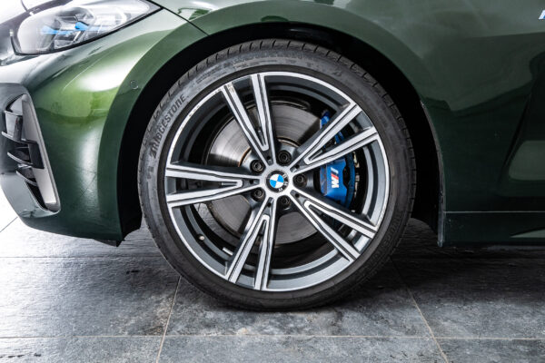 4シリーズカブリオレM440i xドライブ 4WD