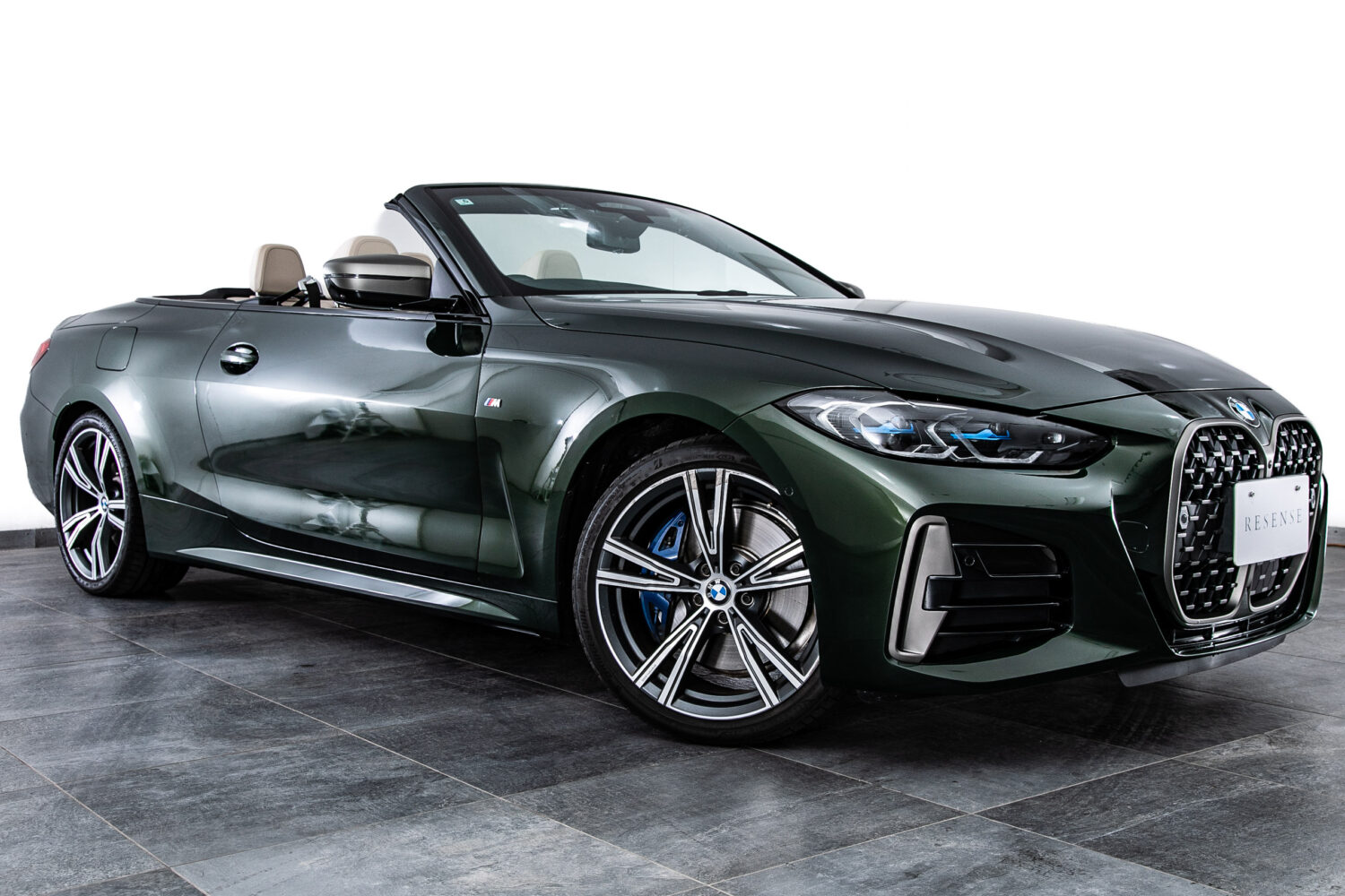 4シリーズカブリオレM440i xドライブ 4WD