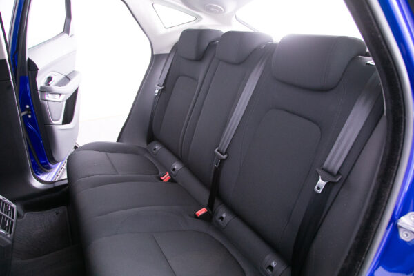 Eペイス 2.0L P200 4WD