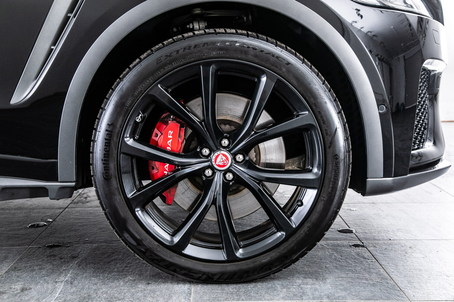 Fペイス SVR 5.0L P550 4WD