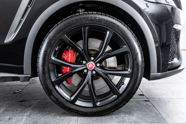 Fペイス SVR 5.0L P550 4WD