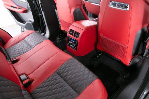 Fペイス SVR 5.0L P550 4WD