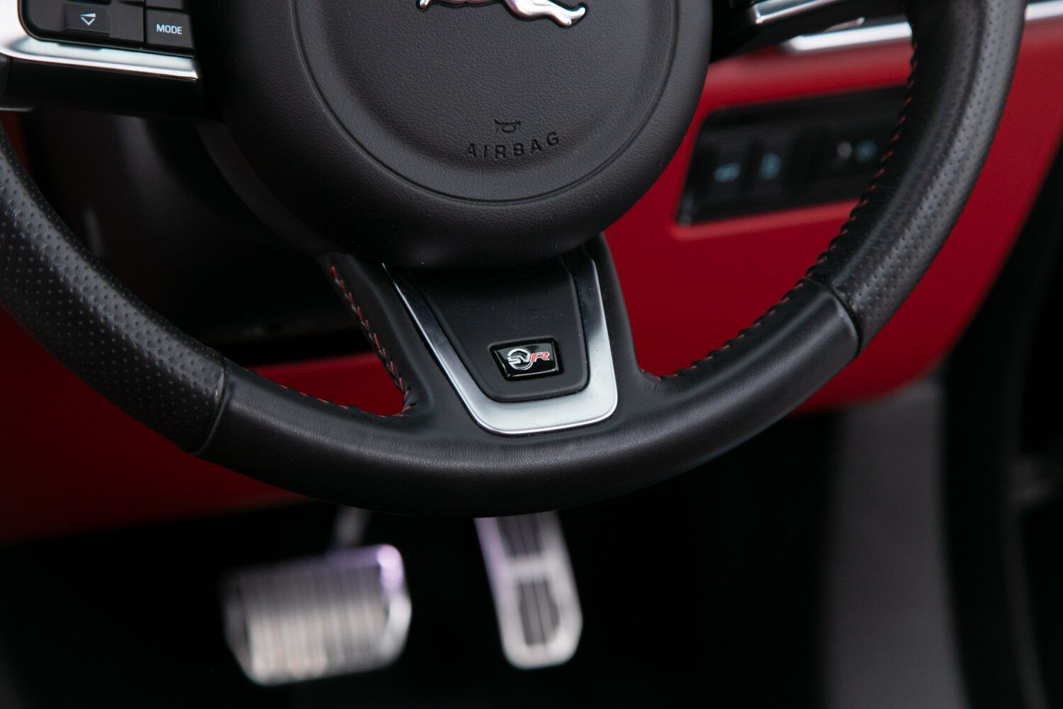Fペイス SVR 5.0L P550 4WD