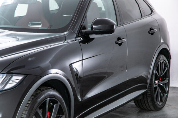Fペイス SVR 5.0L P550 4WD