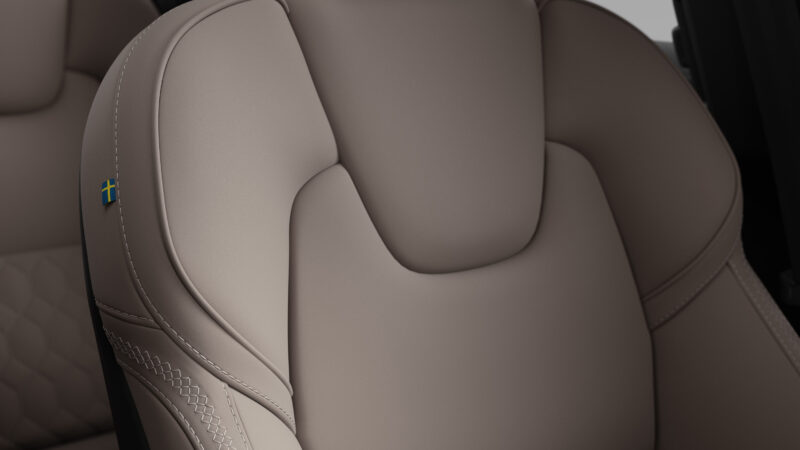 ボルボXC60　ラインナップ変更と50台限定の特別モデル発売
