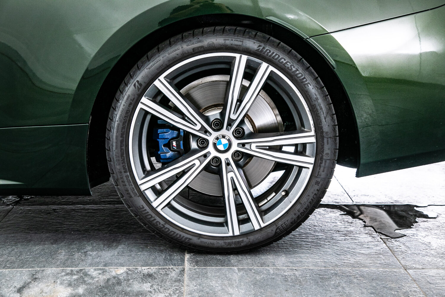 4シリーズカブリオレM440i xドライブ 4WD