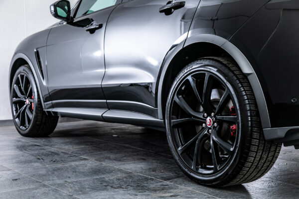 Fペイス SVR 5.0L P550 4WD