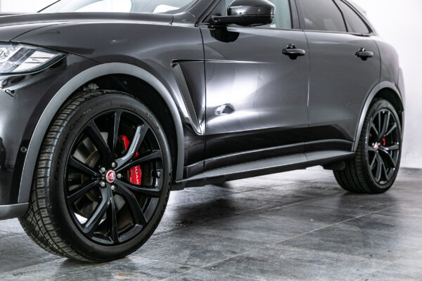 Fペイス SVR 5.0L P550 4WD