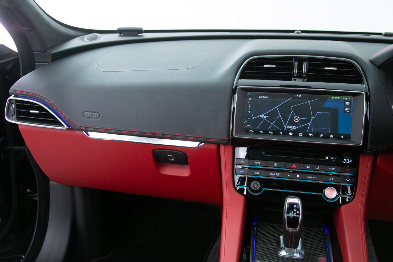 Fペイス SVR 5.0L P550 4WD