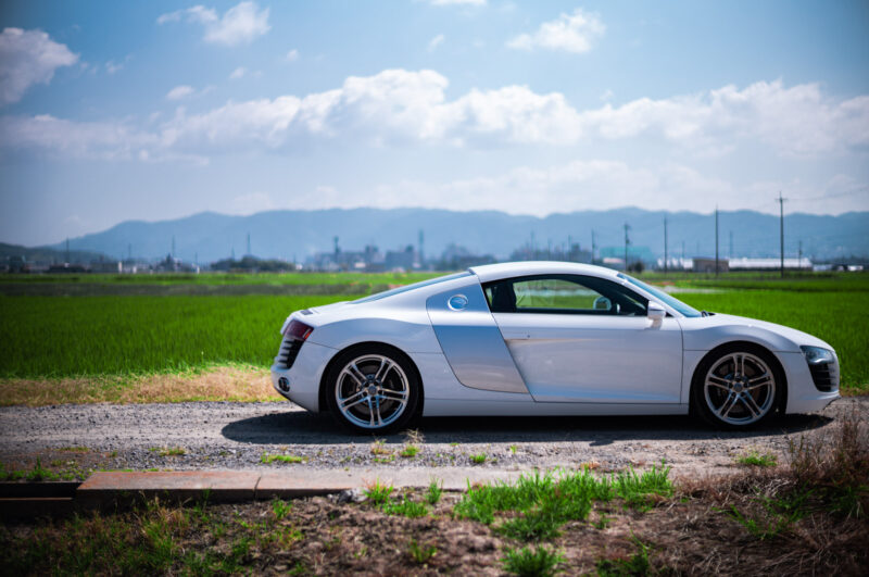 アウディ・R8（2011）どこまでも走り続けたくなるR8