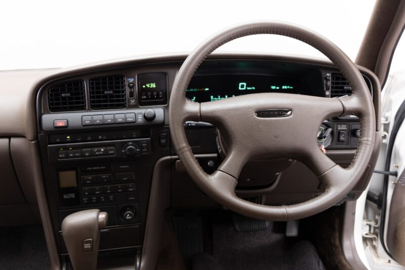 トヨタ・クレスタ2.5スーパールーセント（1991）当時の姿で、今あなたに