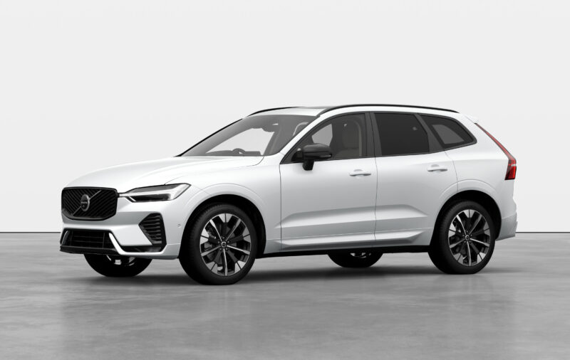 ボルボXC60　ラインナップ変更と50台限定の特別モデル発売