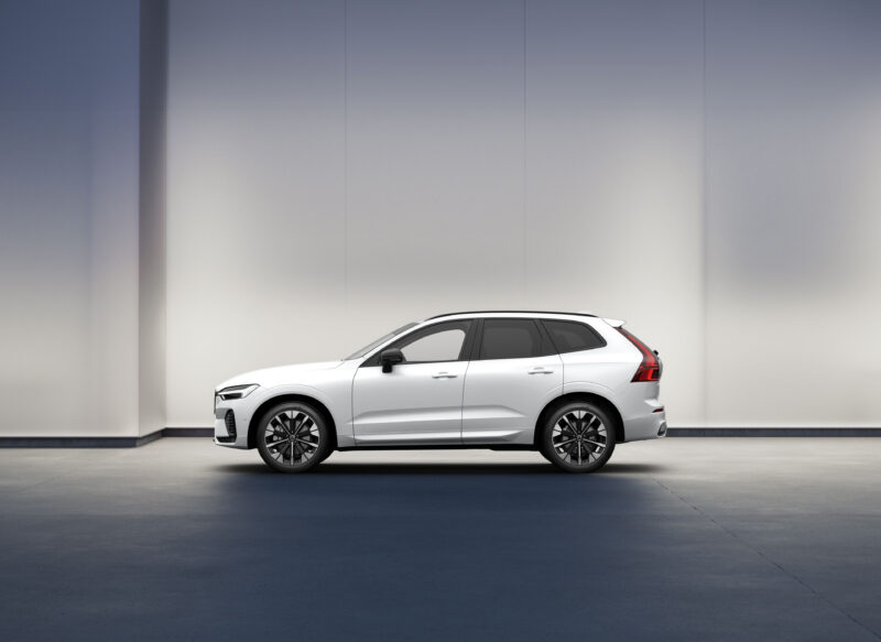 ボルボXC60　ラインナップ変更と50台限定の特別モデル発売