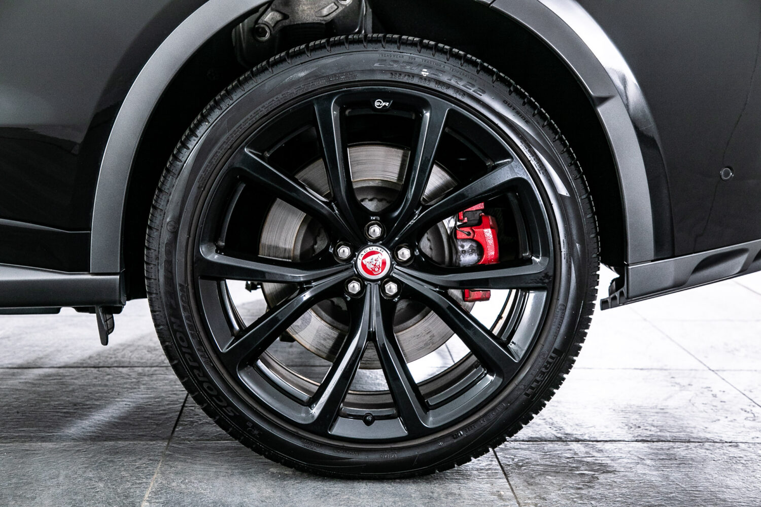 Fペイス SVR 5.0L P550 4WD
