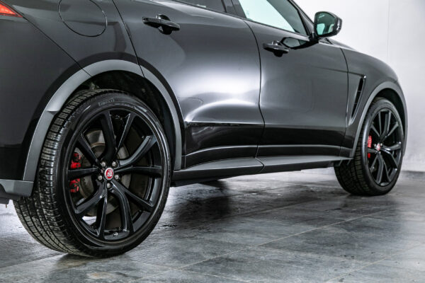 Fペイス SVR 5.0L P550 4WD