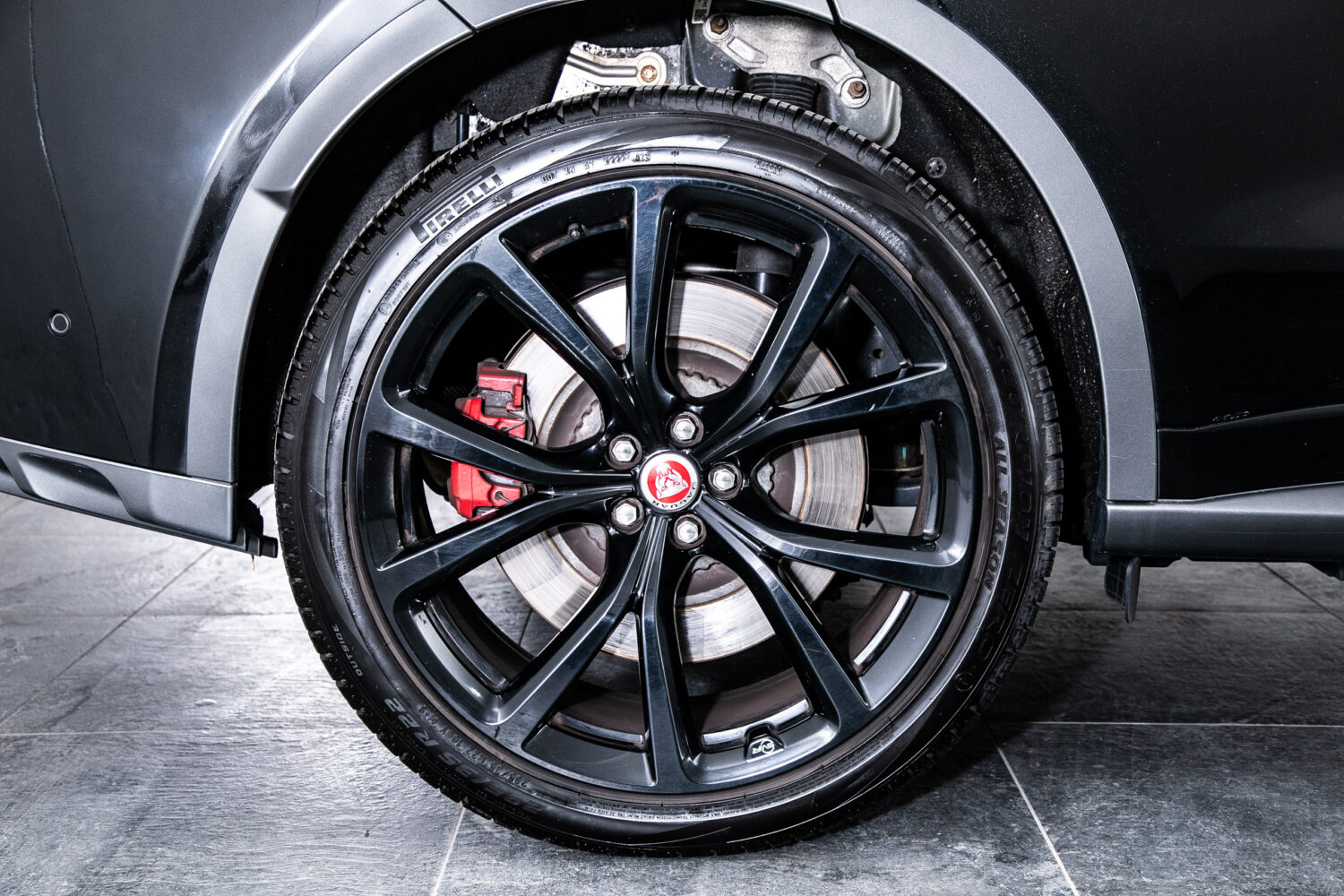 Fペイス SVR 5.0L P550 4WD