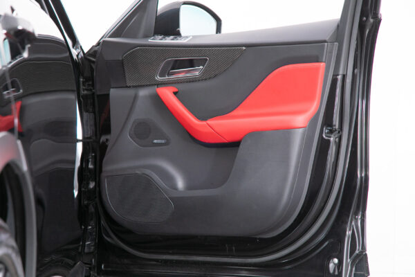 Fペイス SVR 5.0L P550 4WD