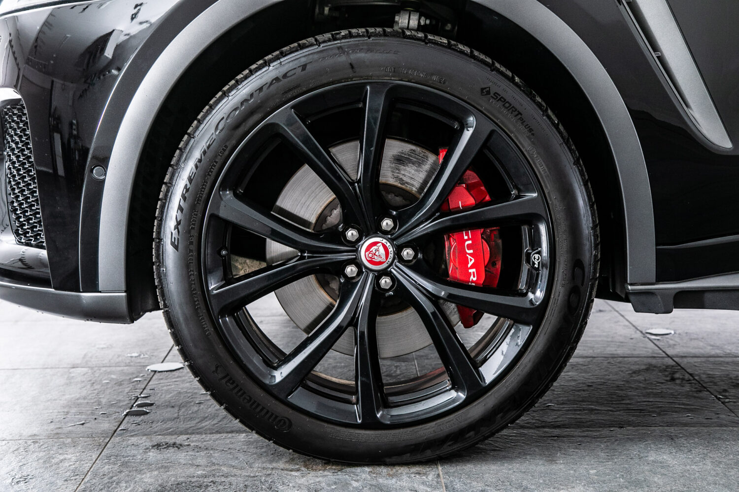 Fペイス SVR 5.0L P550 4WD