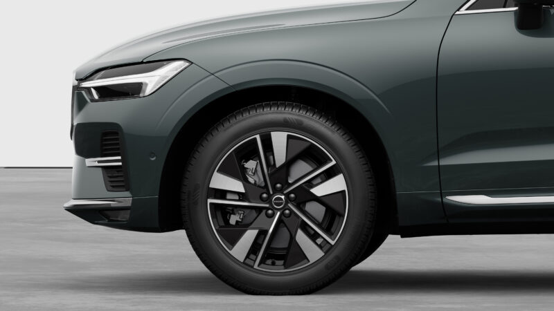 ボルボXC60 ラインナップ変更と50台限定の特別モデル発売