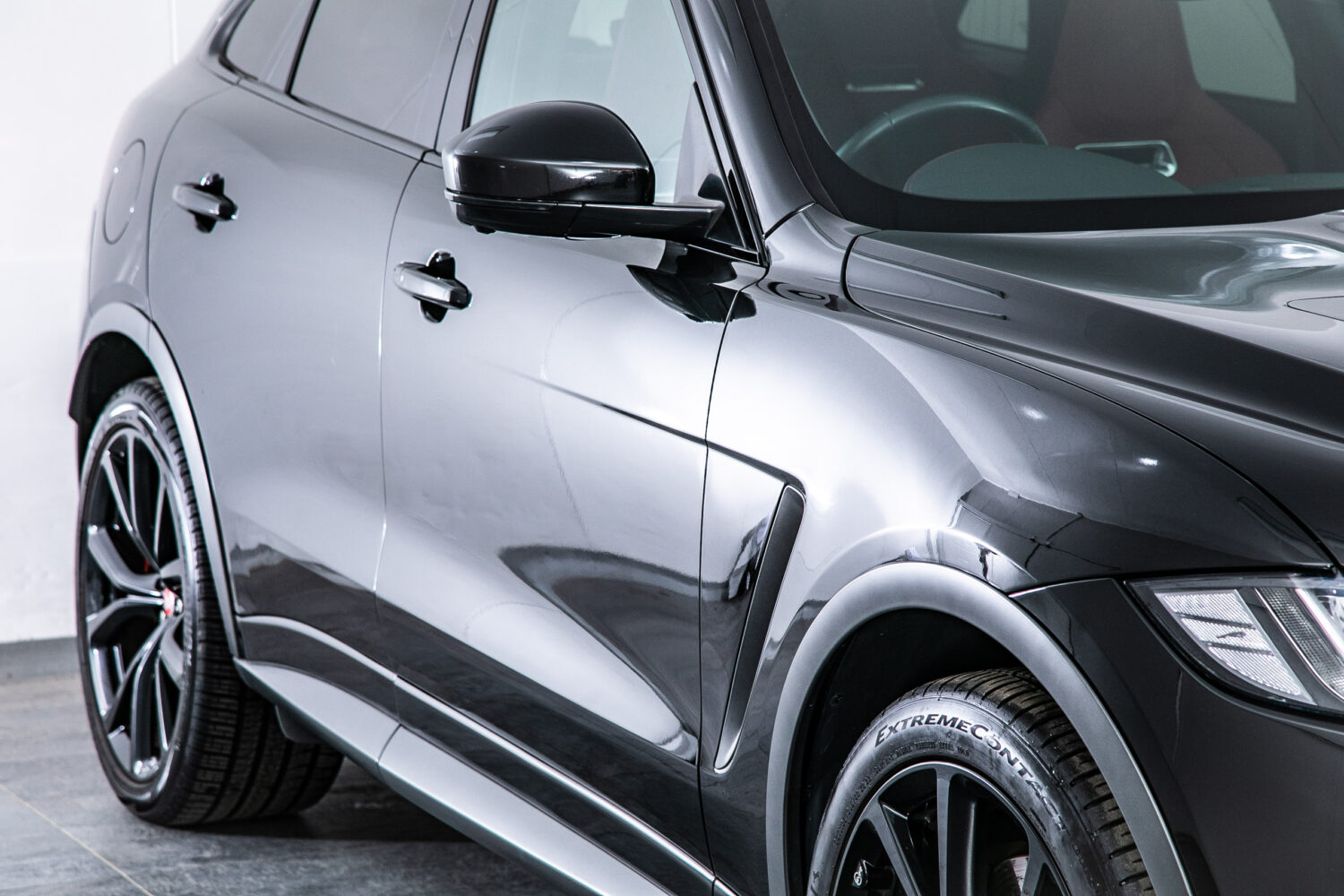 Fペイス SVR 5.0L P550 4WD