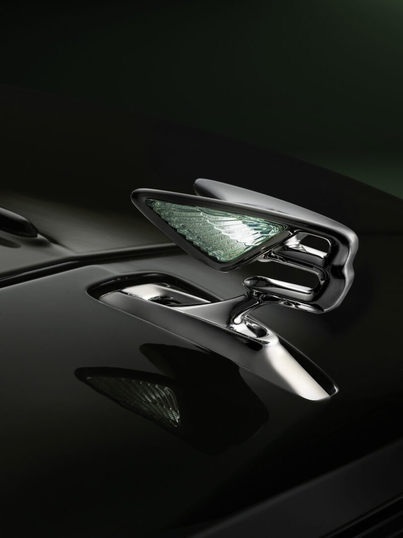 「S」モデルも復活　ベントレー　新型フライングスパー発表と受注開始