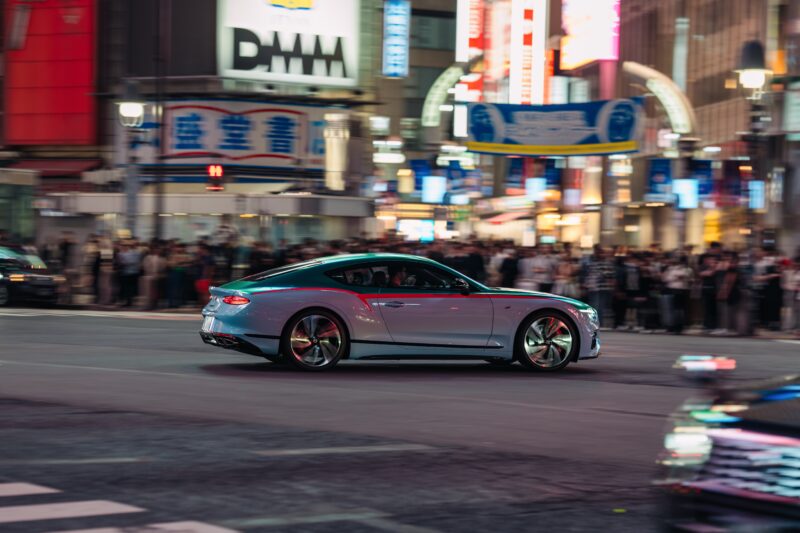 東京がベントレー・レーシンググリーン一色　新型ベントレーのアジア初披露記念