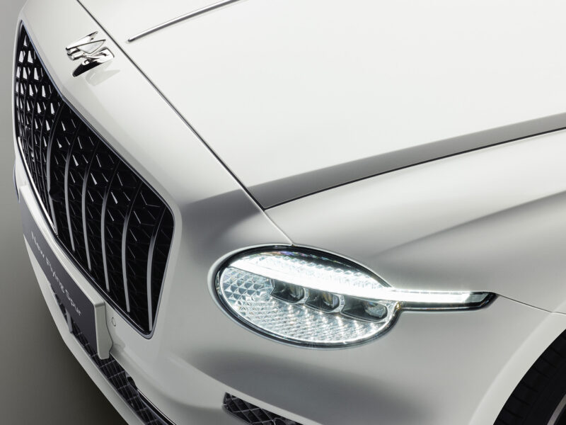 「S」モデルも復活　ベントレー　新型フライングスパー発表と受注開始