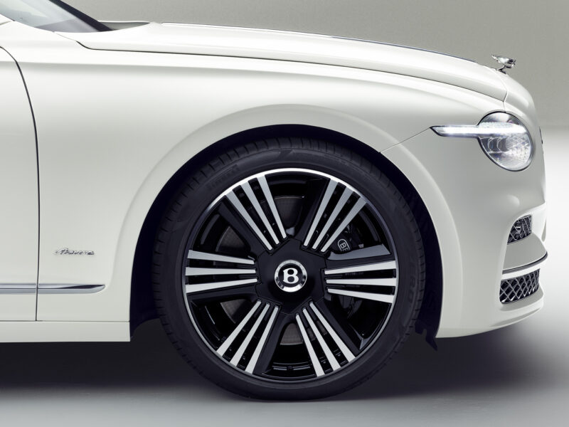 「S」モデルも復活 ベントレー 新型フライングスパー発表と受注開始
