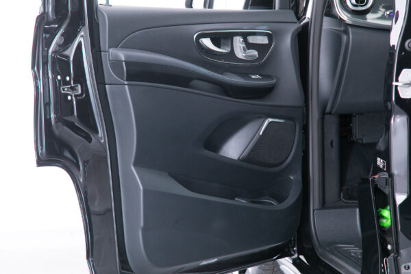V220d エクスクルーシブ ロング プラチナスイート