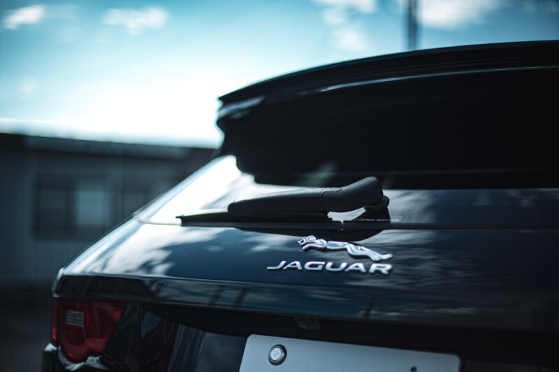 ジャガー・FペイスSVR(2020)他にないこの鼓動