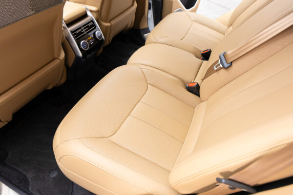 レンジローバー オートバイオグラフィ3.0L P550e SWB 4WD