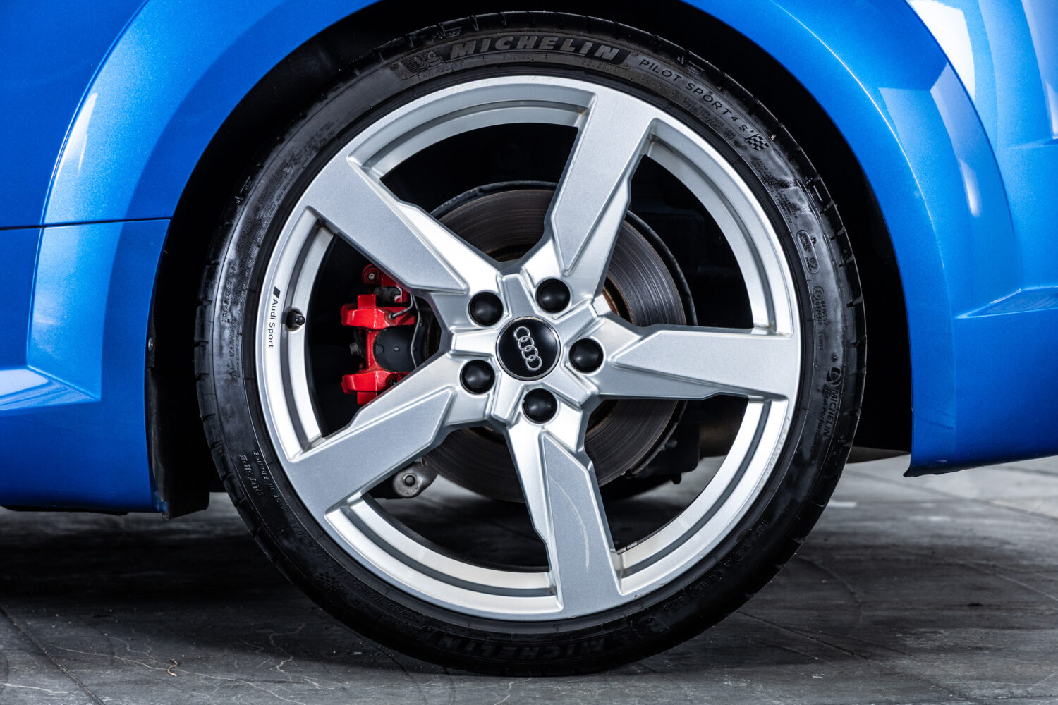 TT RSクーペ 2.5 クワトロ