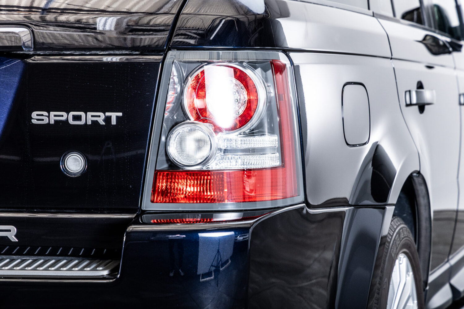 レンジローバースポーツ 5.0V8 4WD