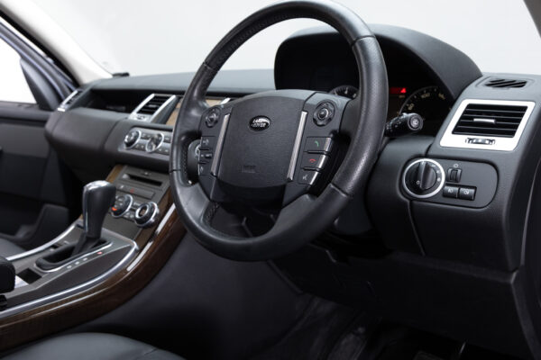レンジローバースポーツ 5.0V8 4WD