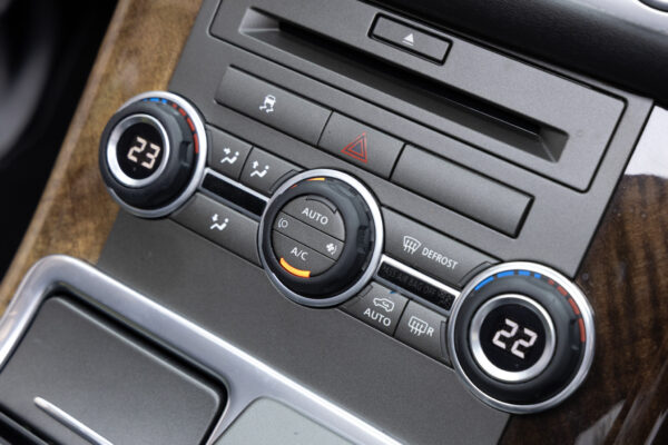 レンジローバースポーツ 5.0V8 4WD
