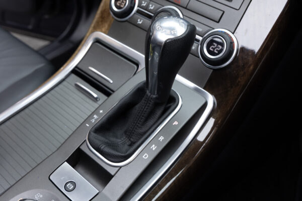 レンジローバースポーツ 5.0V8 4WD