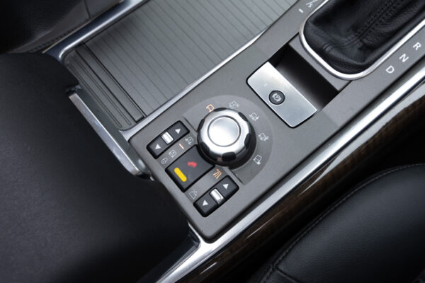 レンジローバースポーツ 5.0V8 4WD