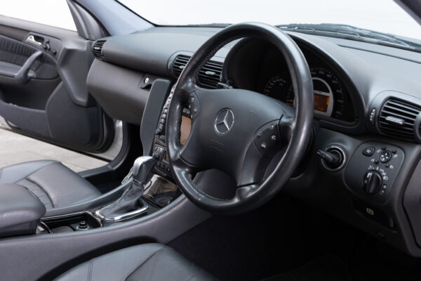 Cクラスステーションワゴン C32