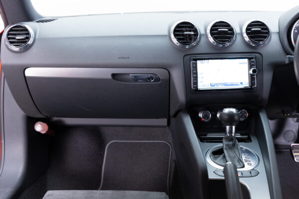 TTクーペ 1.8TFSI Sラインコンペティション