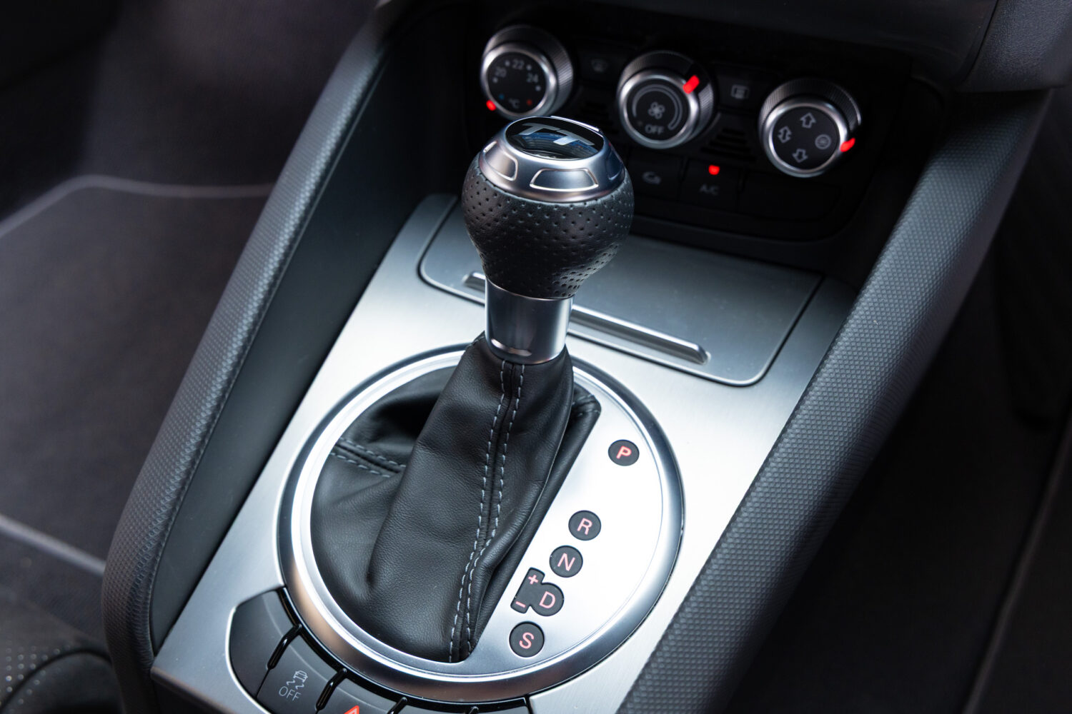 TTクーペ 1.8TFSI Sラインコンペティション