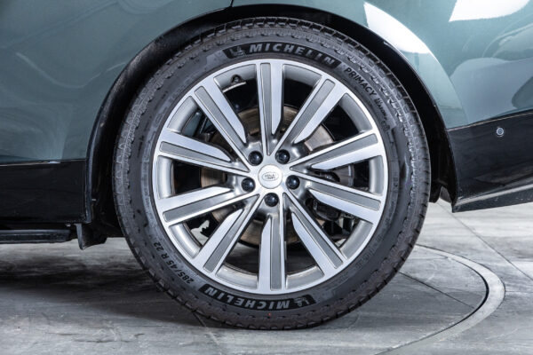 レンジローバー オートバイオグラフィ4.4L P530 LWB 4WD