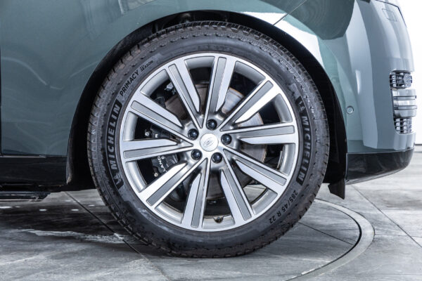 レンジローバー オートバイオグラフィ4.4L P530 LWB 4WD