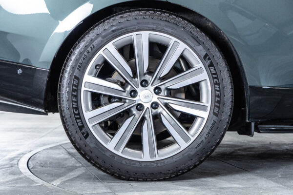 レンジローバー オートバイオグラフィ4.4L P530 LWB 4WD